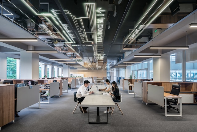 人事と労務の違いを徹底解説:企業の成長を支える人材マネジメントの要
