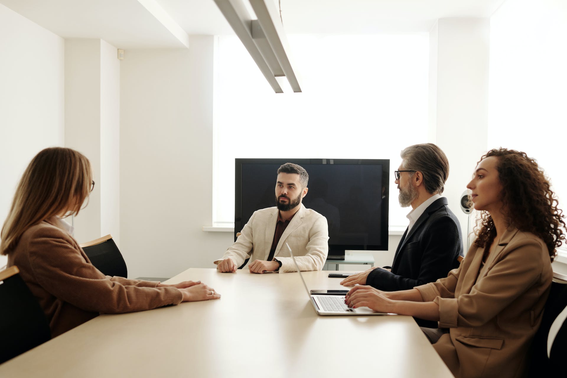 正社員採用で上手くいかない!?ハイレイヤーエンジニアの採用方法